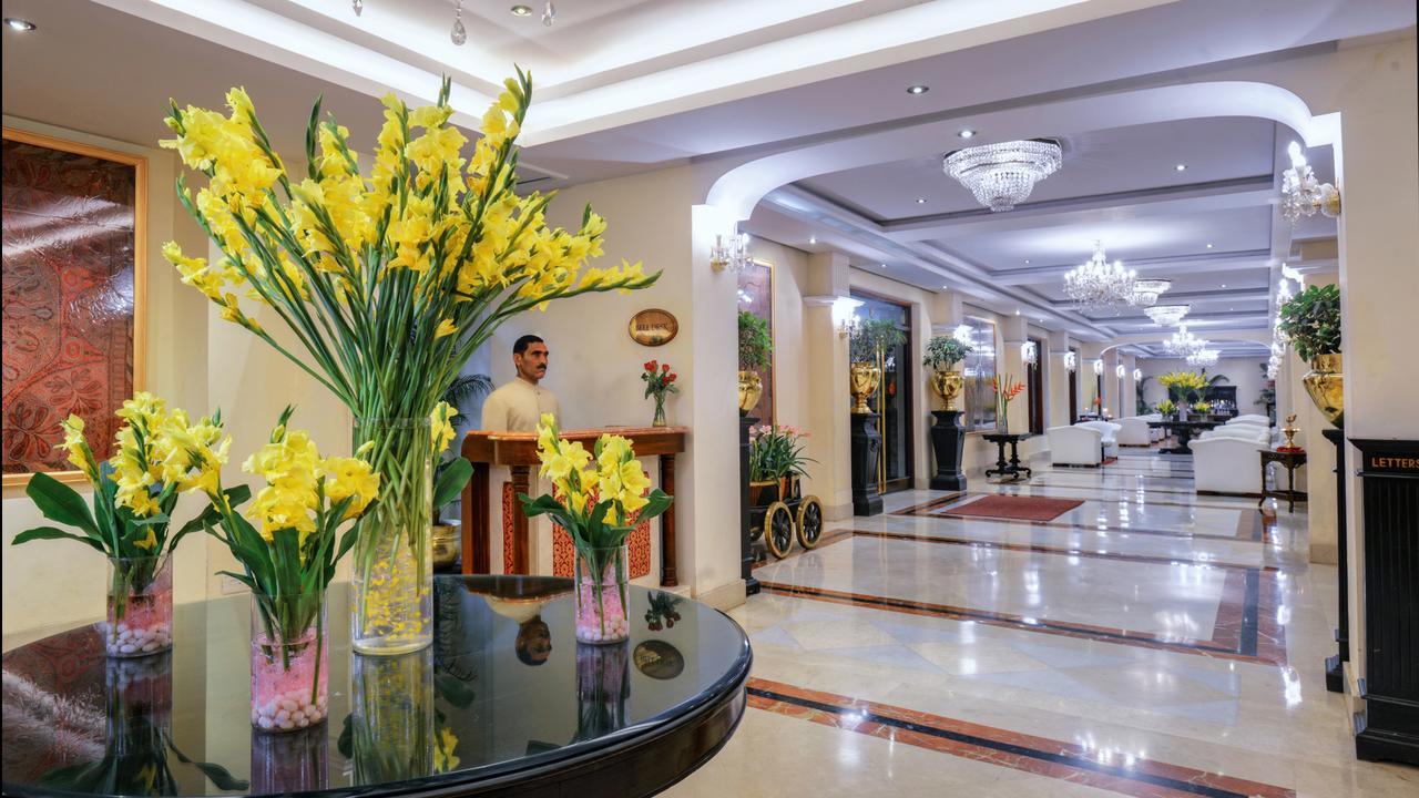 Hotel Clarks Varanasi Limited Exterior foto
