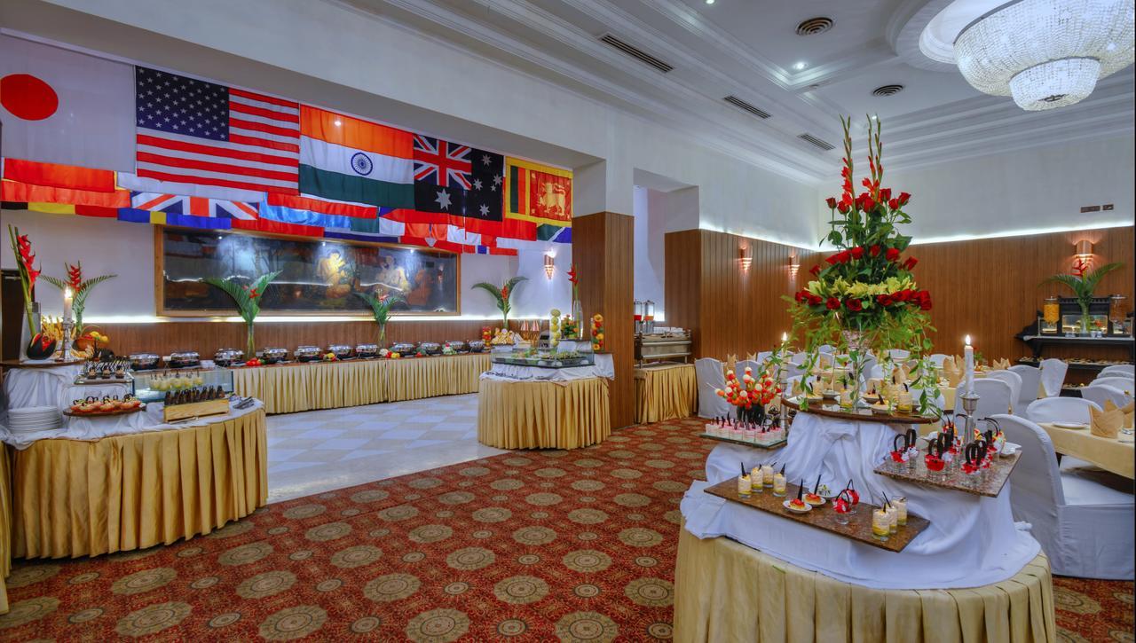 Hotel Clarks Varanasi Limited Exterior foto