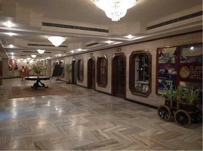 Hotel Clarks Varanasi Limited Exterior foto