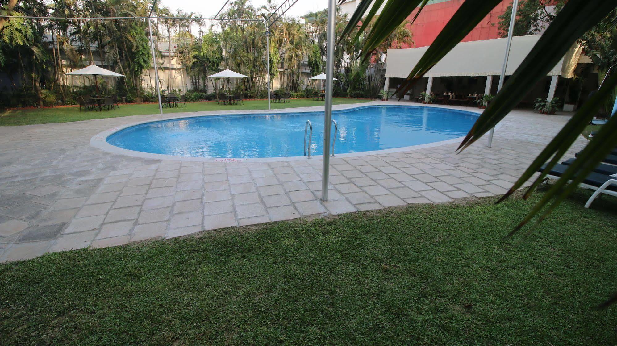 Hotel Clarks Varanasi Limited Exterior foto